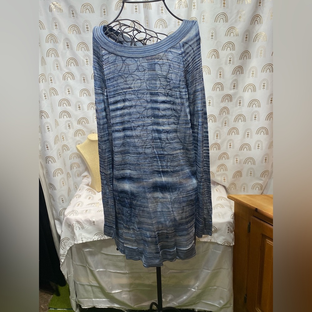 Marled Navy and White Knit Top